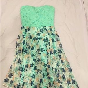 Strapless graduation dress